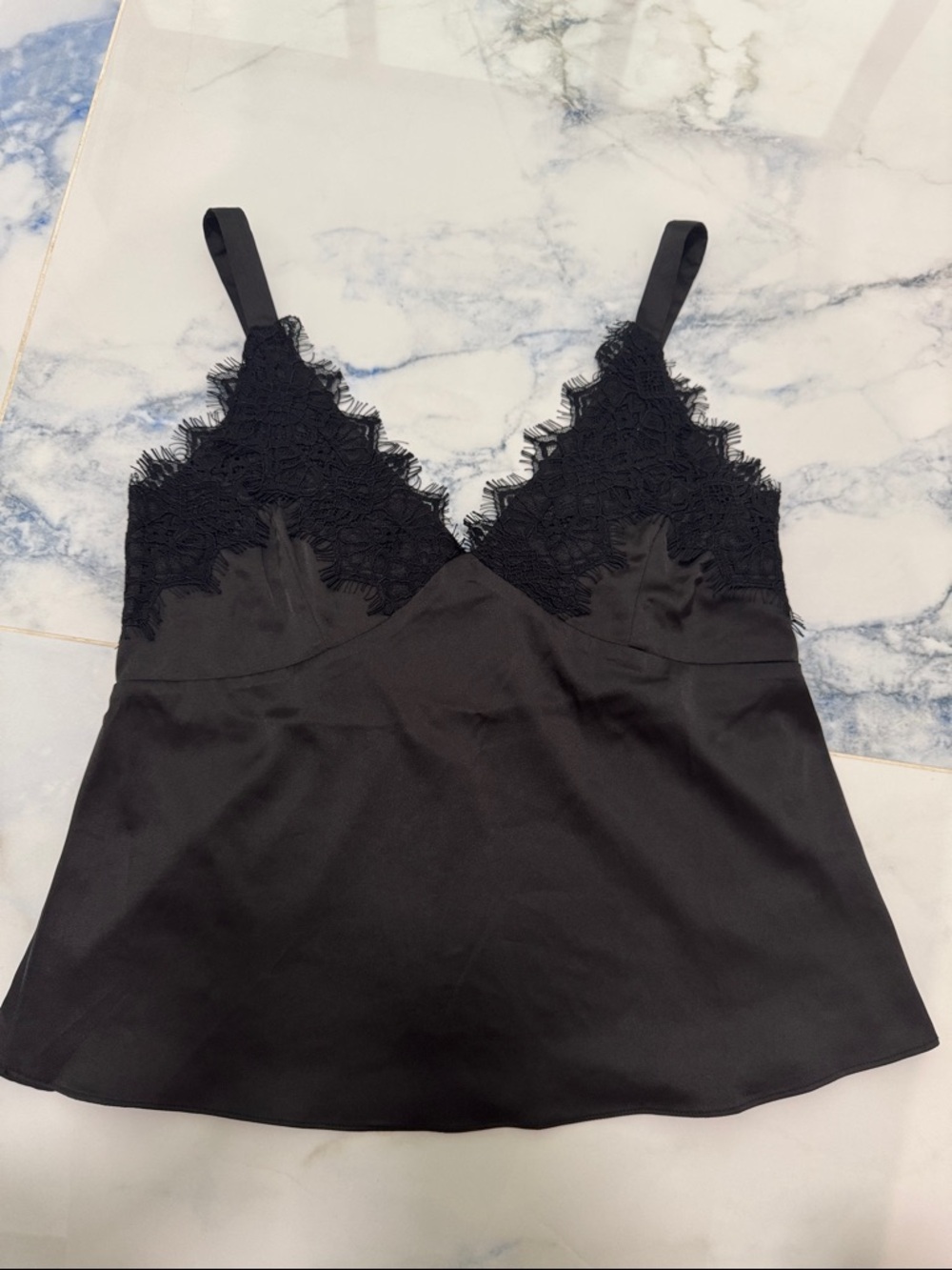 Heartloom Black Lace Trim Camisole Tank top size medium excellent condition